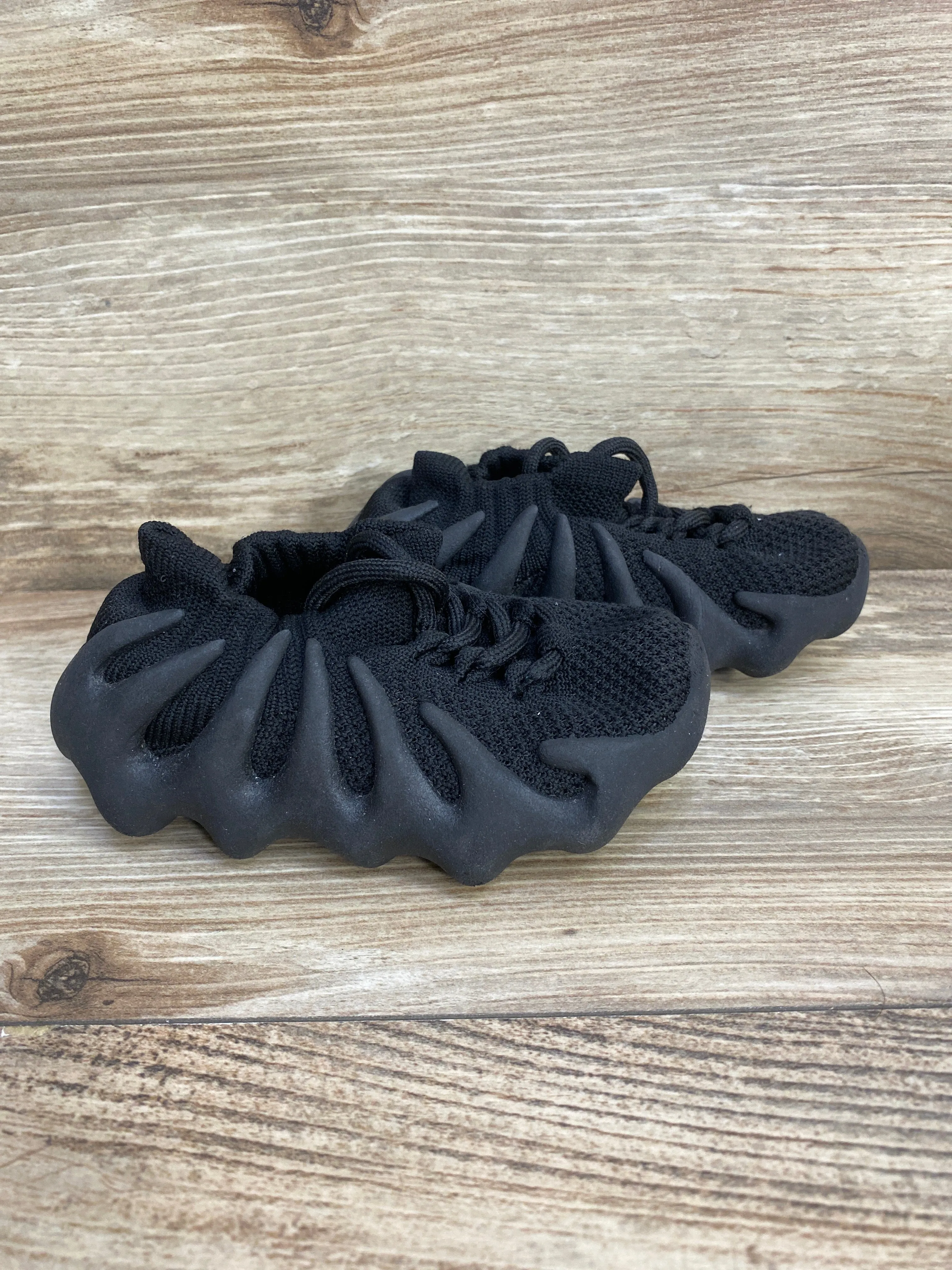Boys Non Slip Running Sneakers Black sz 6c