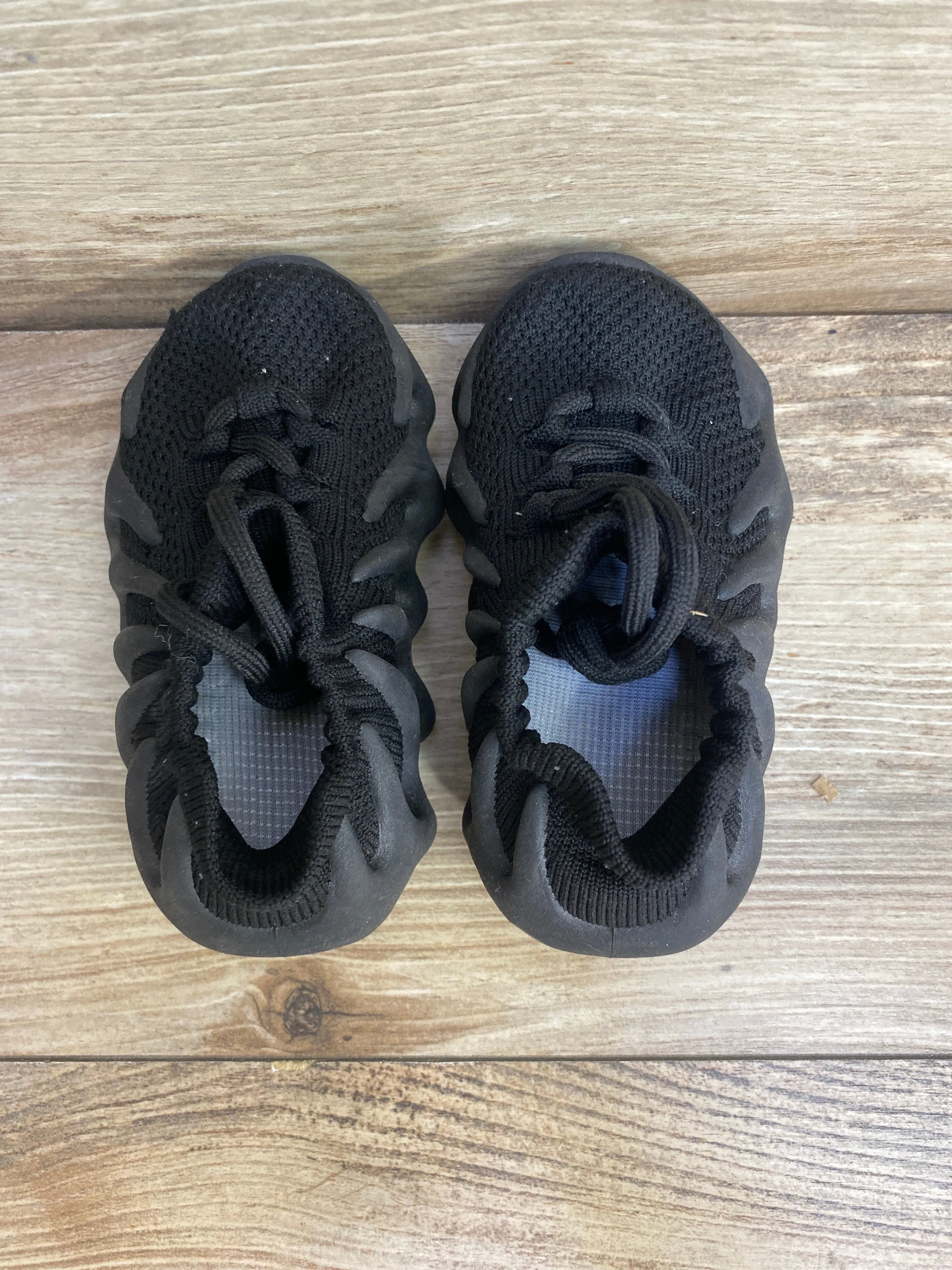 Boys Non Slip Running Sneakers Black sz 6c