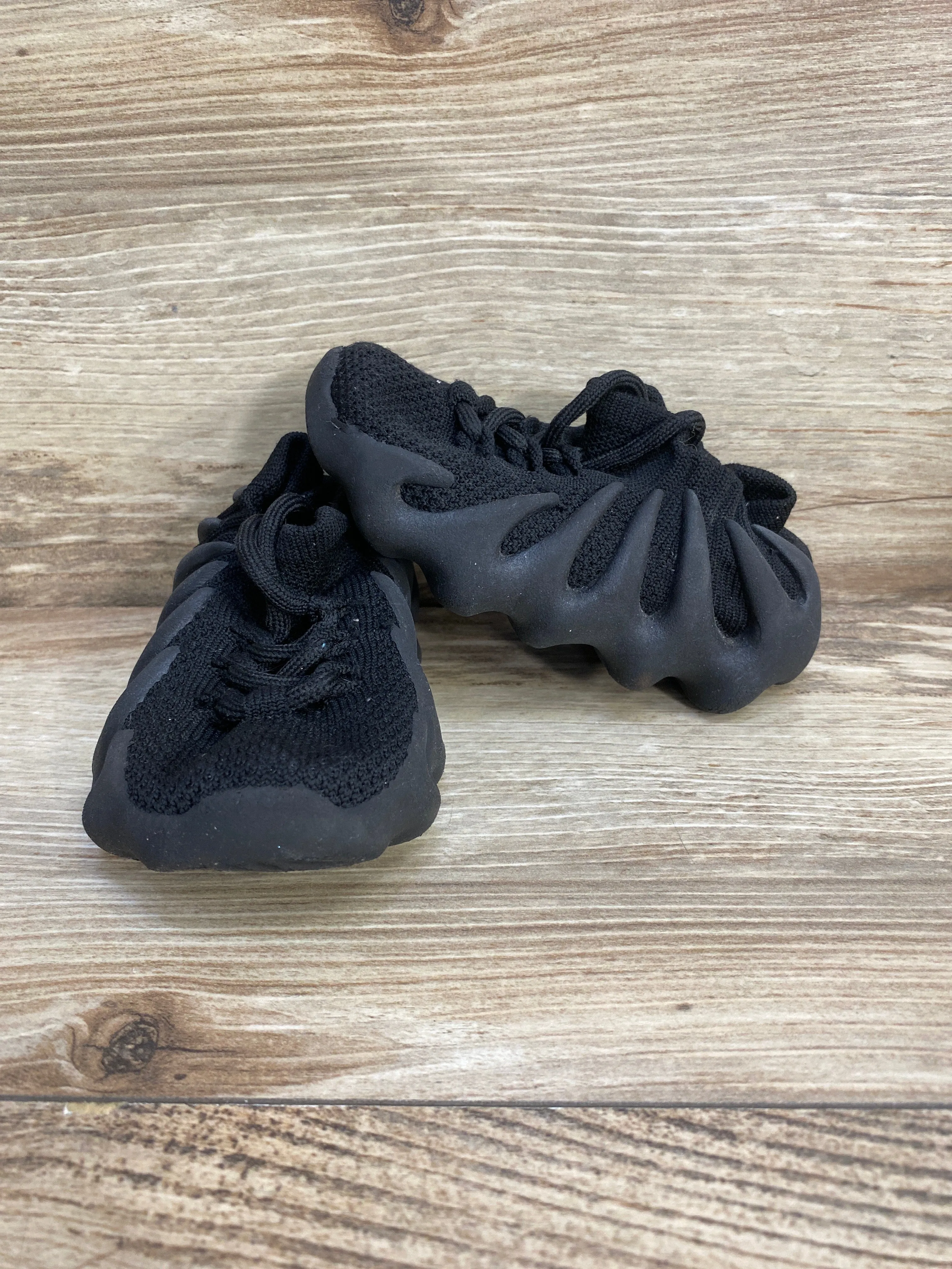 Boys Non Slip Running Sneakers Black sz 6c