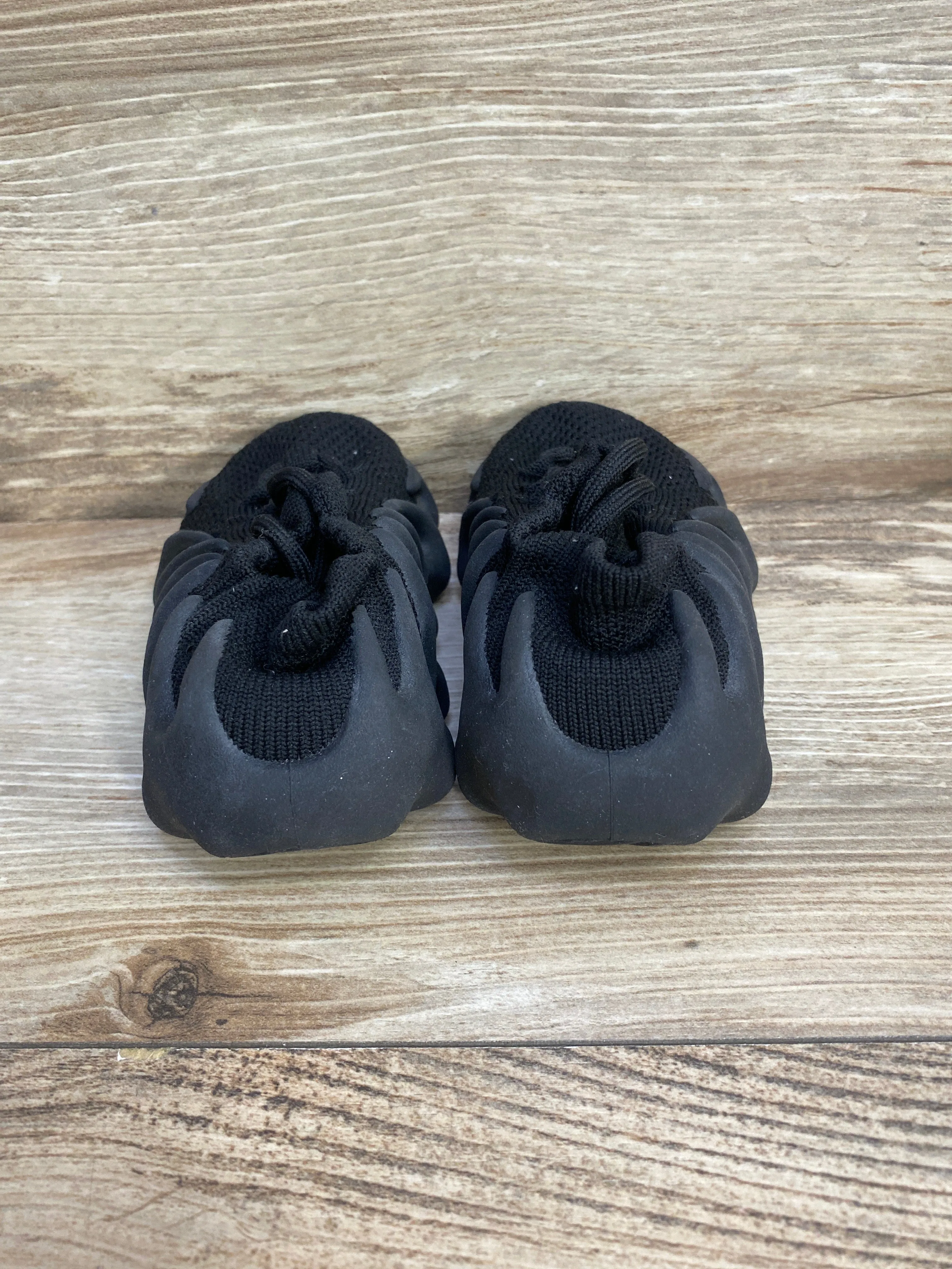 Boys Non Slip Running Sneakers Black sz 6c