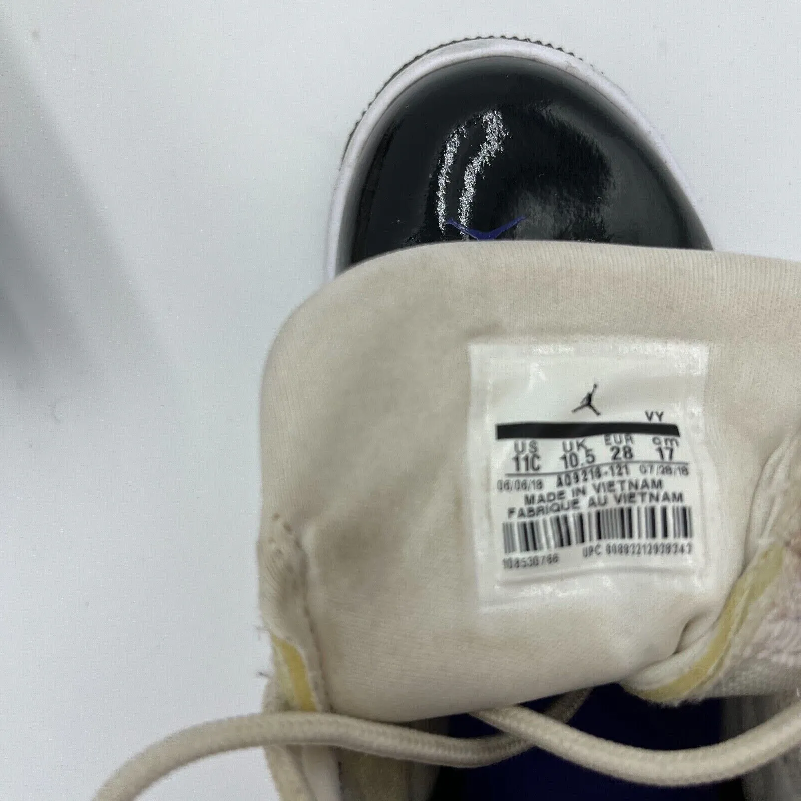 Nike Air Jordan Max Aura High Top Basketball Children Size 11c