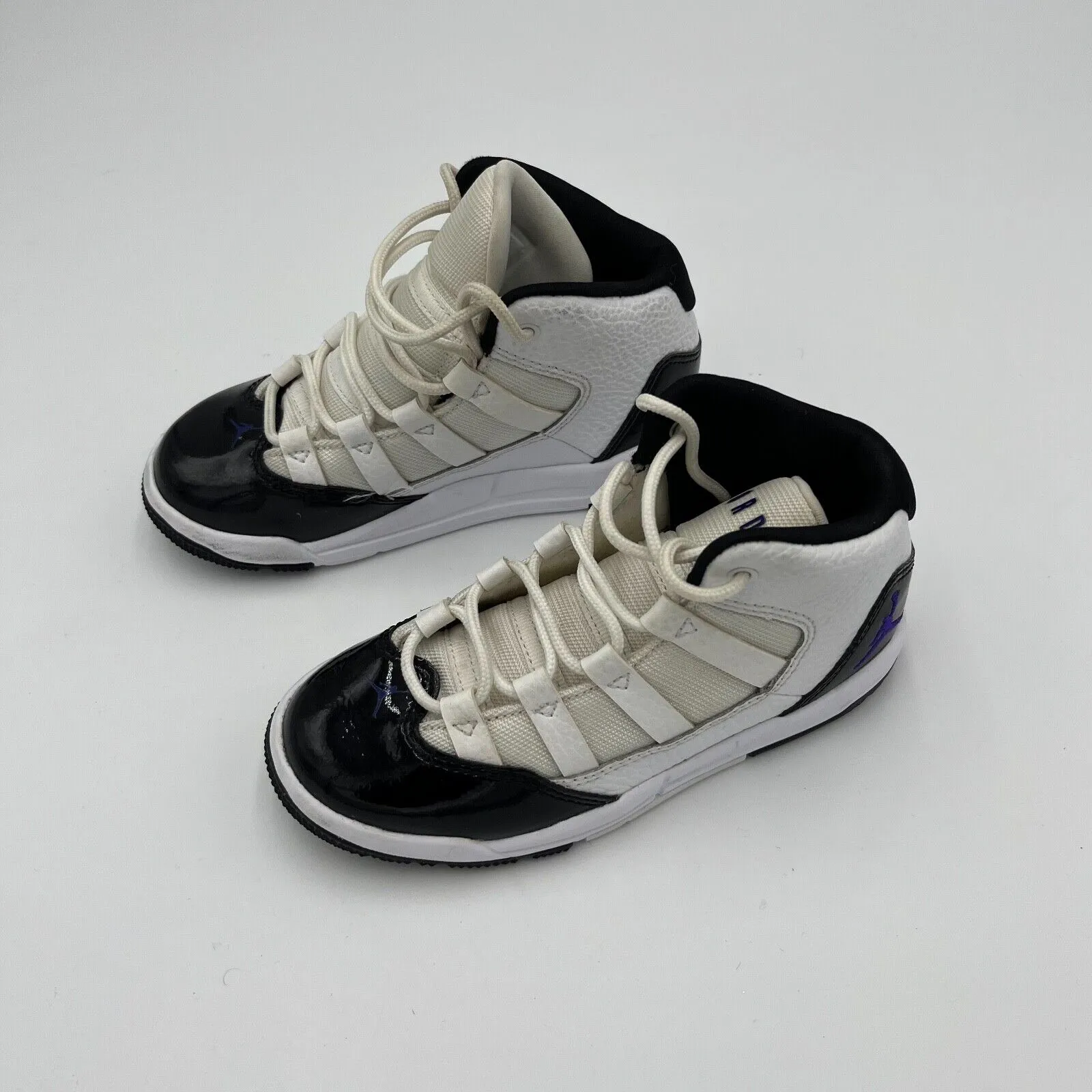 Nike Air Jordan Max Aura High Top Basketball Children Size 11c