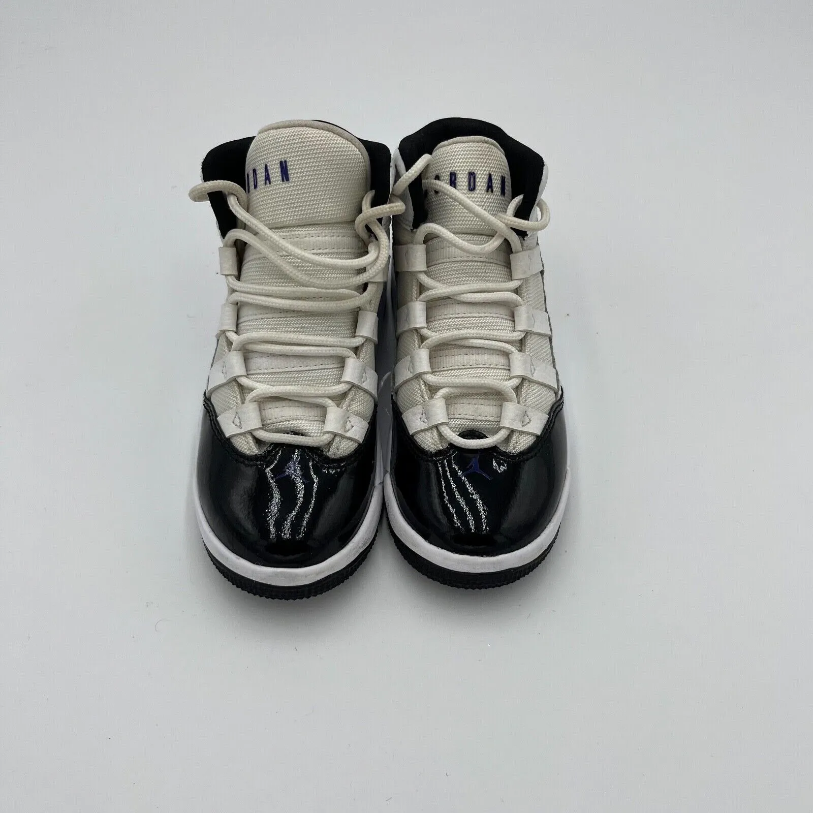 Nike Air Jordan Max Aura High Top Basketball Children Size 11c