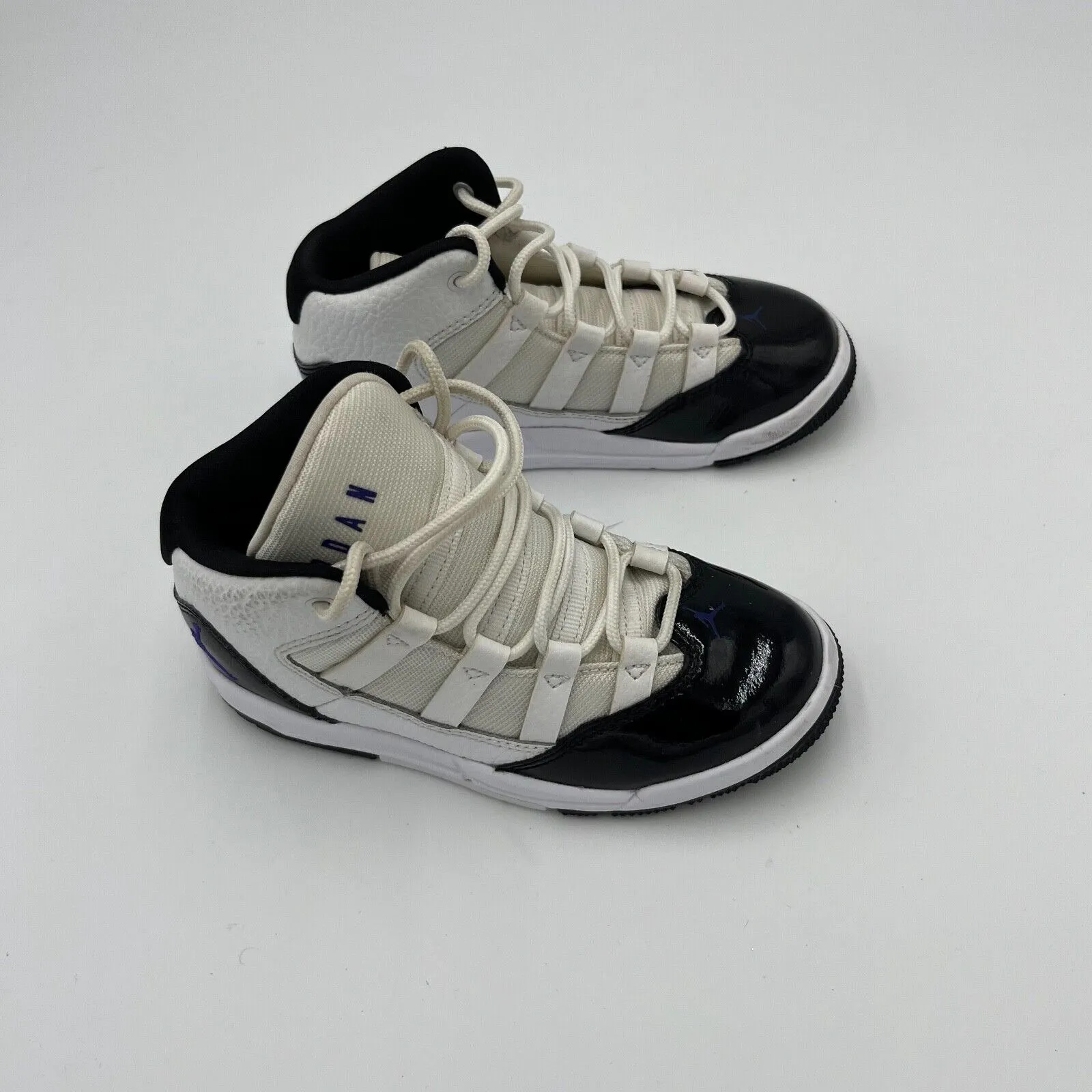 Nike Air Jordan Max Aura High Top Basketball Children Size 11c