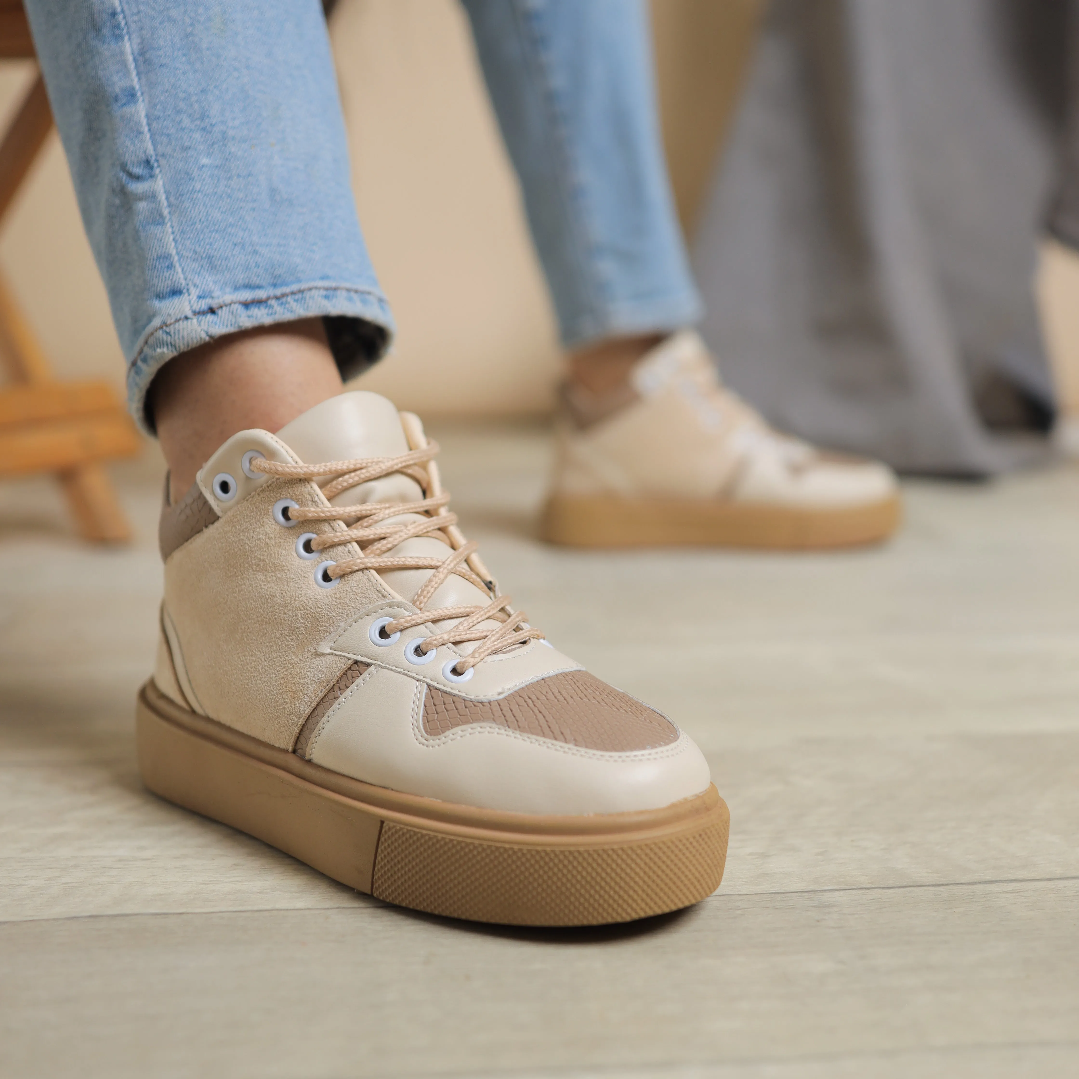 Sandstone Trail Boots - Beige