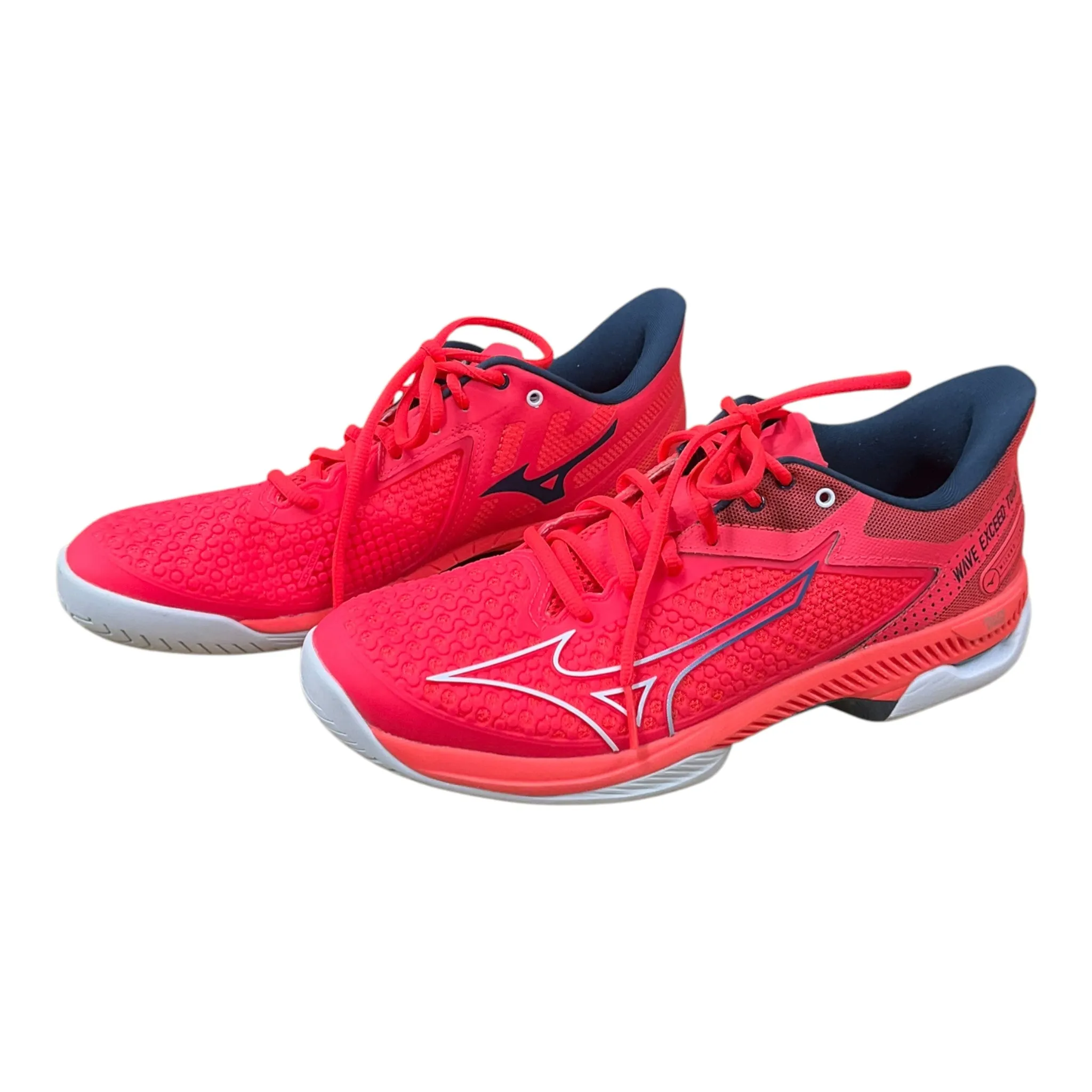 Shoes Athletic By Mizuno In Coral, Size: 10