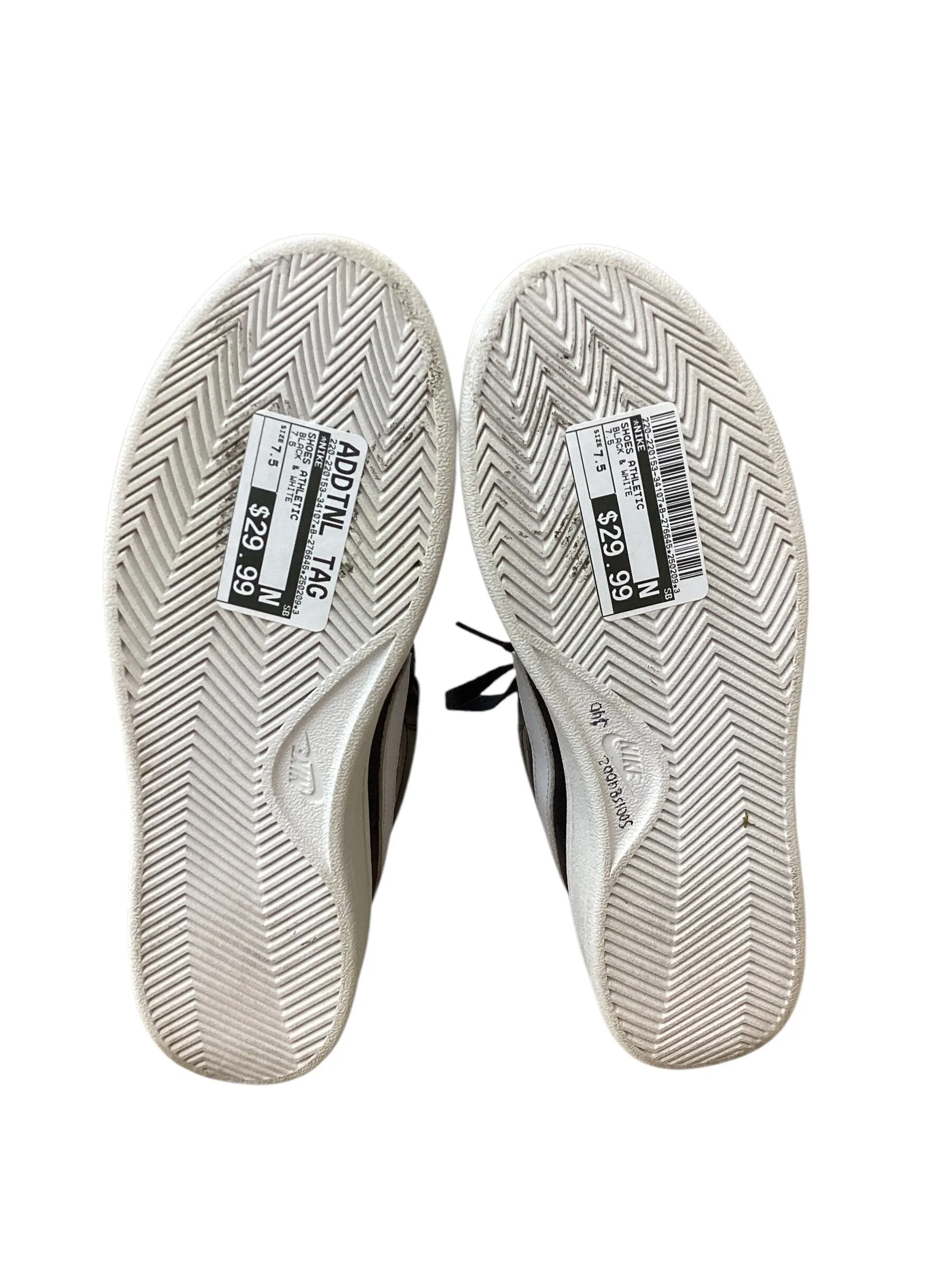 Shoes Athletic By Nike  Size: 7.5