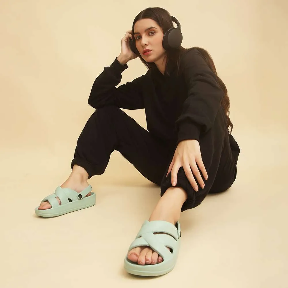 Wanderz Women Clogs